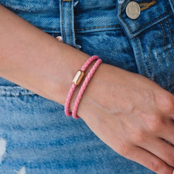 Двойной кожаный браслет для женщин розового цвета с магнитом № 10040 фото 5