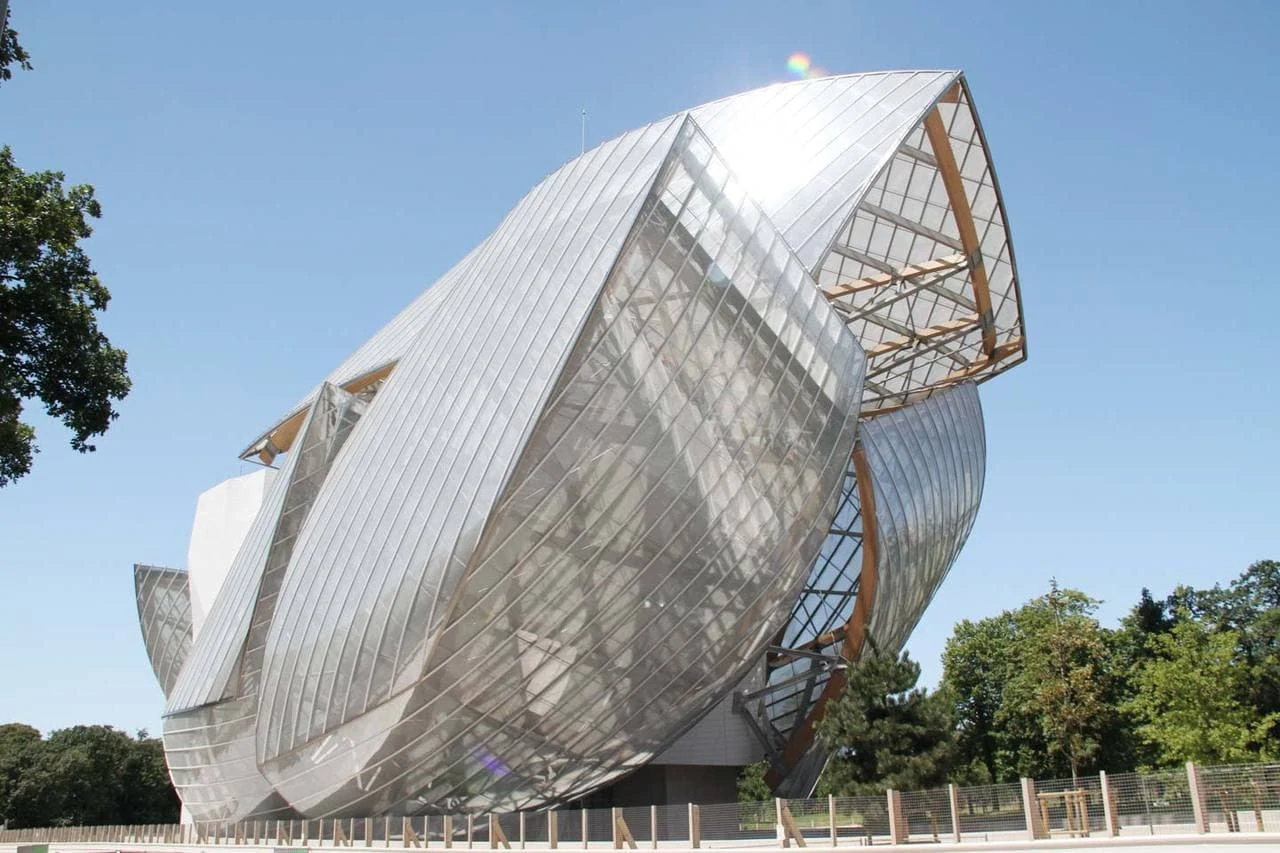 Необычные здания современной Парижской архитектуры