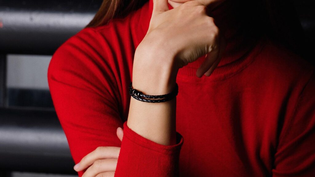 Кожаные браслеты: must-have 2021!