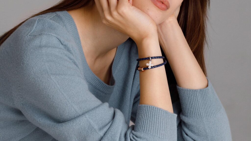 Правила стиля: c чем сочетать кожаные браслеты