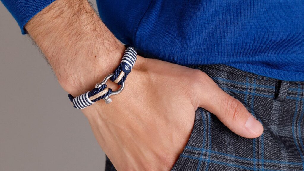 Браслеты главных цветов 2021 года